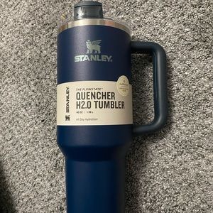 Limited edition Stanley in navy voyage